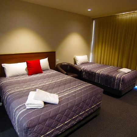 Jane Eliza Motor Inn Суон-Гілл Екстер'єр фото