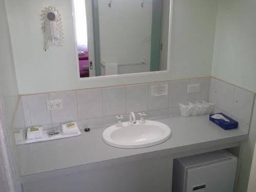 Jane Eliza Motor Inn Суон-Гілл Екстер'єр фото