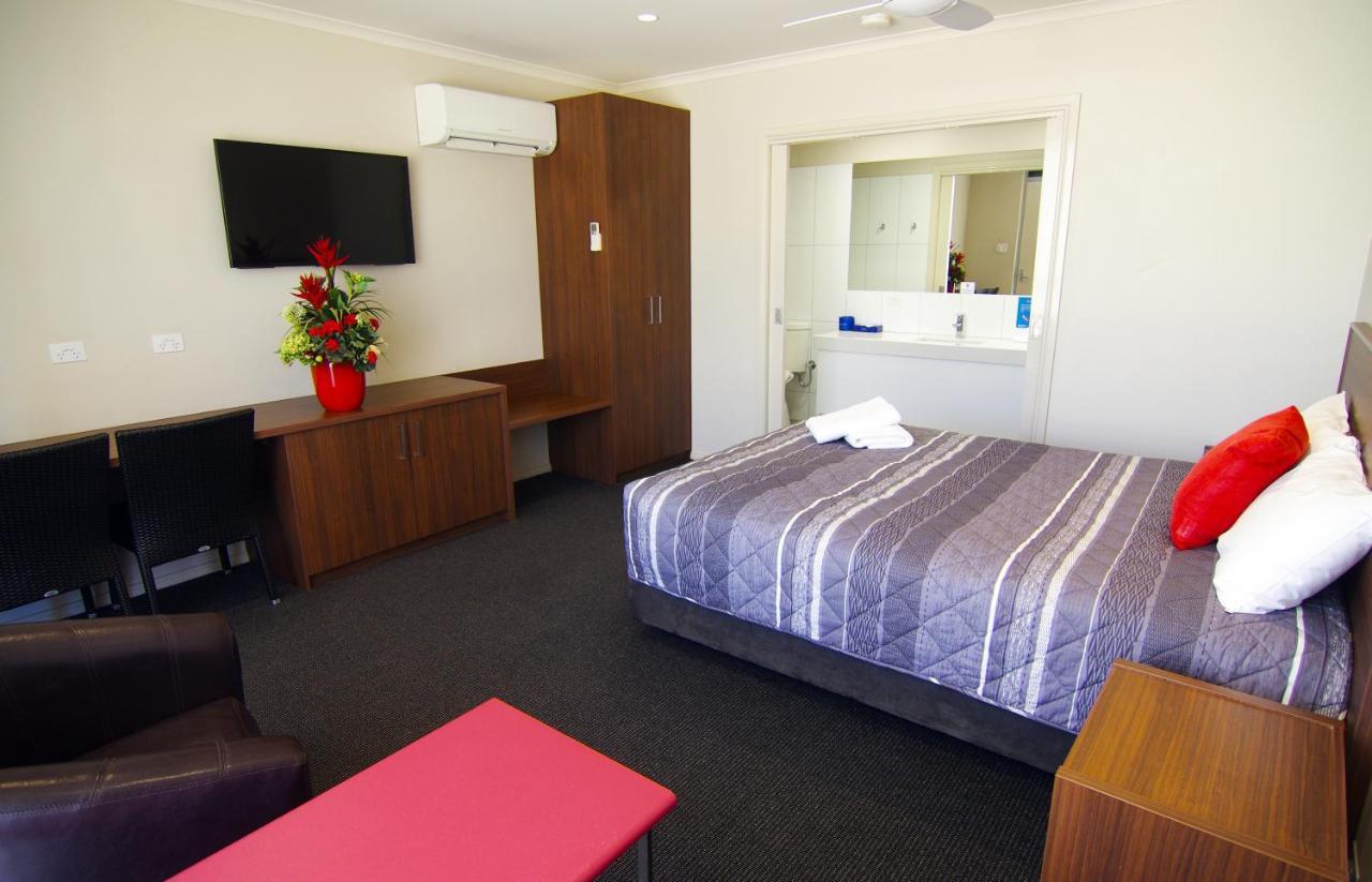 Jane Eliza Motor Inn Суон-Гілл Екстер'єр фото