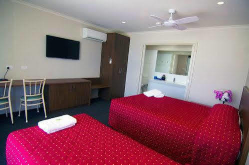 Jane Eliza Motor Inn Суон-Гілл Екстер'єр фото